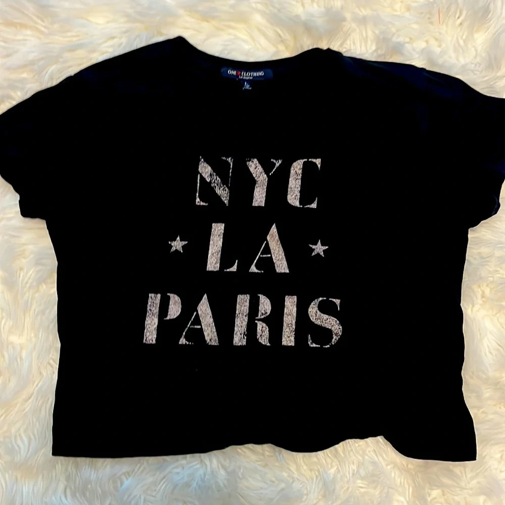 Black crop top - Picture 1 of 2
